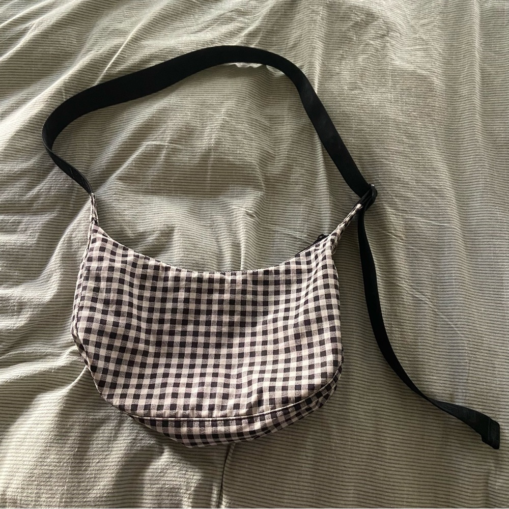Baggu Medium Crescent Bag in Black and White Gingham